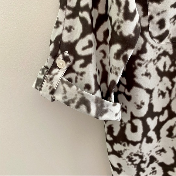 The Limited gray and white print blouse - Picture 6 of 6